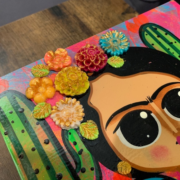 Hand-Painted Frida Kahlo Jewelry Art Box โ A Unique Find from Mexico - Picture 4 of 14